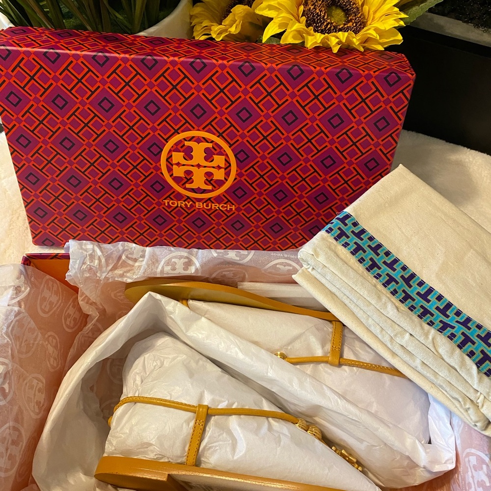 Tory Burch Capri Lace Up Sandal - Picture 9 of 11